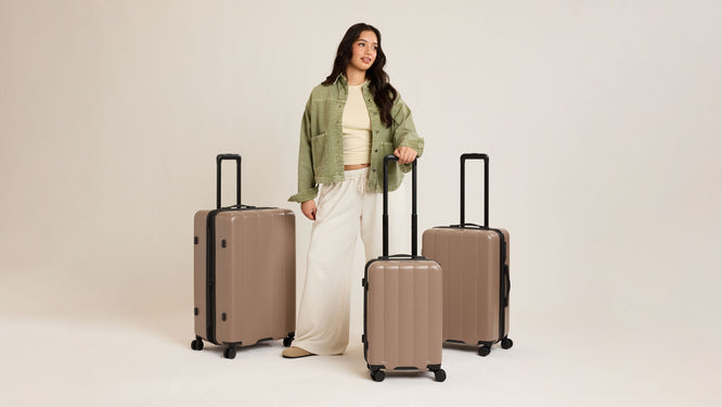 Woman with the Evry Starter Bundle in brown Chocolate