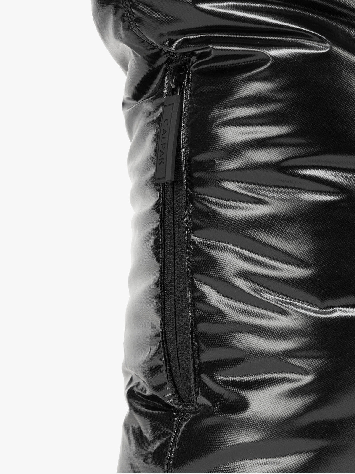 Side zipper of CALPAK Luka Expandable Tote in Glazed Black; ALT2201-GLAZED-BLACK