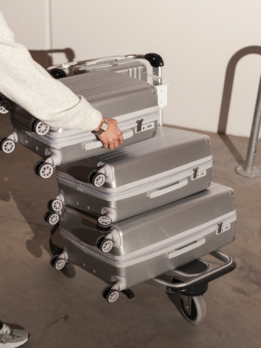 rolling 3 piece Ambeur silver luggage set; LAM3000-SILVER